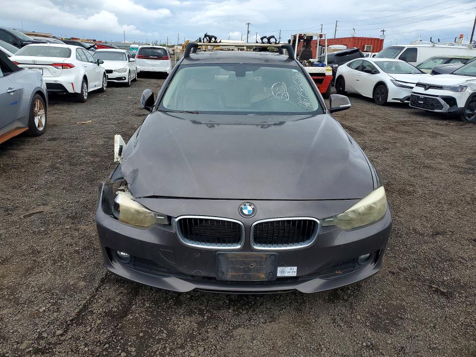 46756696 :رقم المزاد ، WBA3B1C52DK128624 vin ، 2013 Bmw 320 مزاد بيع