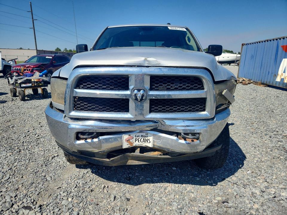 46567316 :رقم المزاد ، 3C6UR5DL9HG534475 vin ، 2017 Ram 2500 مزاد بيع