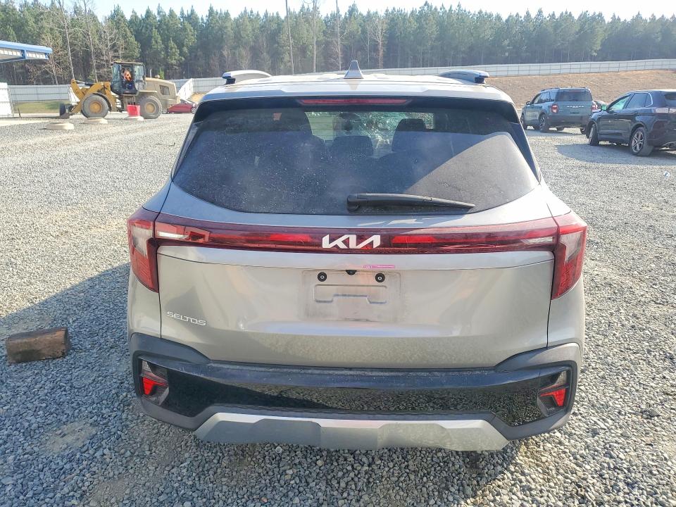 2025 Kia Seltos მანქანა იყიდება აუქციონზე, vin: KNDEU2AA0S7709714, აუქციონის ნომერი: 41924336