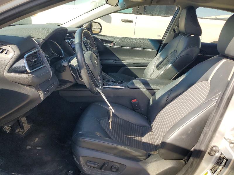 46846026 :رقم المزاد ، 4T1B11HK8JU516033 vin ، 2018 Toyota Camry مزاد بيع