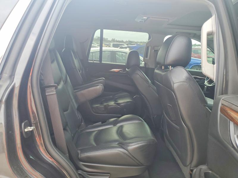 42047786 :رقم المزاد ، 1GYS3BKJXJR368601 vin ، 2018 Cadillac Escalade مزاد بيع