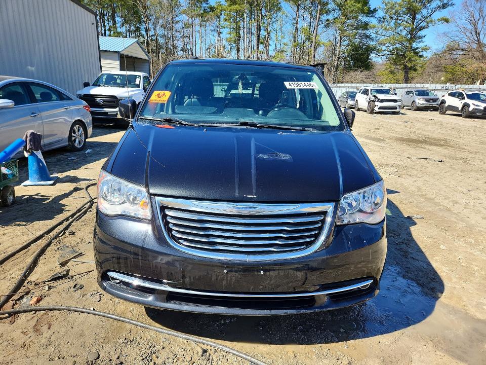 41981446 :رقم المزاد ، 2C4RC1BG5GR300146 vin ، 2016 Chrysler Town & Country مزاد بيع