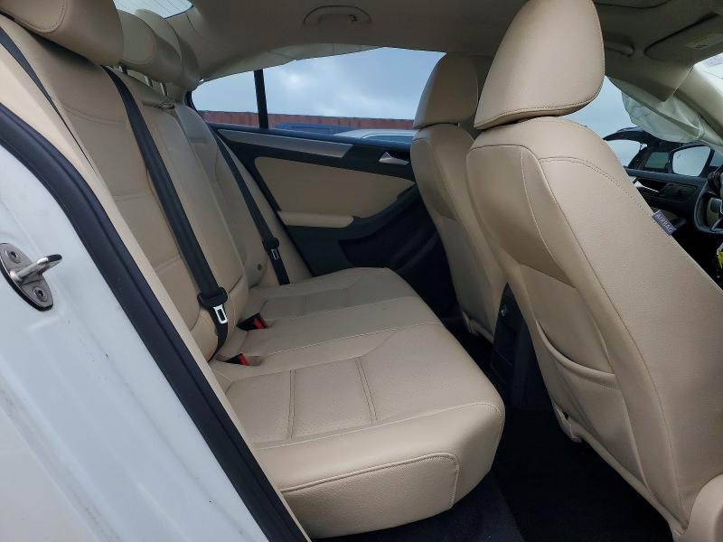 41805146 :رقم المزاد ، 3VWDB7AJ5HM385394 vin ، 2017 Volkswagen Jetta مزاد بيع