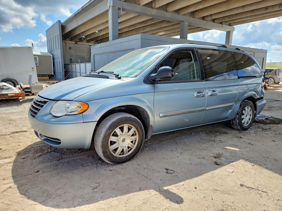 2006 Chrysler Town & Country მანქანა იყიდება აუქციონზე, vin: 2A4GP54L56R616894, აუქციონის ნომერი: 41635766