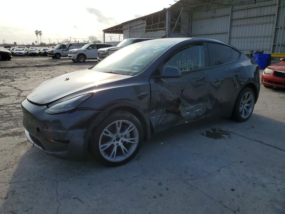Auction sale of the 2023 Tesla Model Y, vin: 7SAYGDEE9PF979056, lot number: 41699716