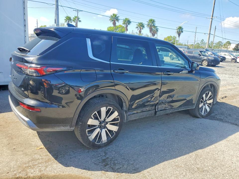 41721556 :رقم المزاد ، JA4J3VA88SZ052014 vin ، 2025 Mitsubishi Outlander مزاد بيع