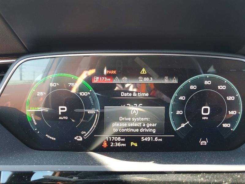 46953416 :رقم المزاد ، WA1CAAGE5RB032617 vin ، 2024 Audi Q8 E-tron مزاد بيع
