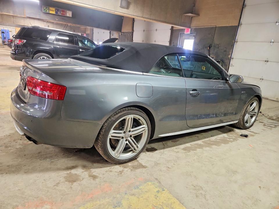 46065956 :رقم المزاد ، WAUVGAFH3CN000485 vin ، 2012 Audi S5 مزاد بيع