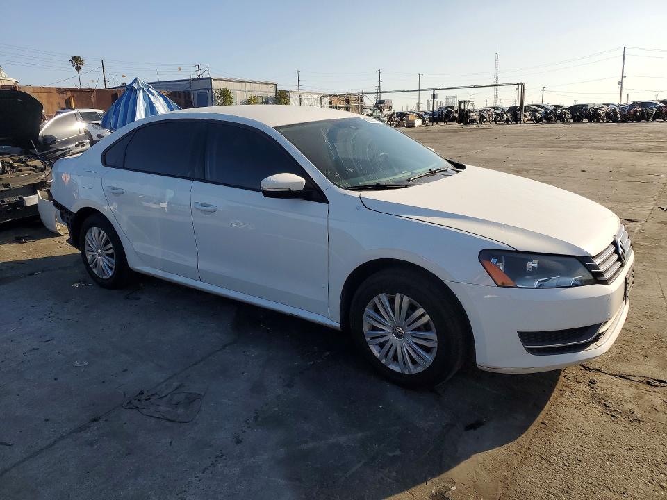 45528076 :رقم المزاد ، 1VWAT7A33EC071032 vin ، 2014 Volkswagen Passat مزاد بيع