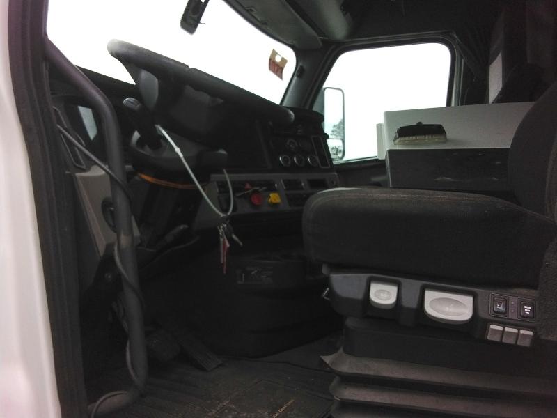 Продаж на аукціоні авто 2020 Freightliner Cascadia 126, vin: 3AKJHHDR2LSLH2035, номер лоту: 46656036
