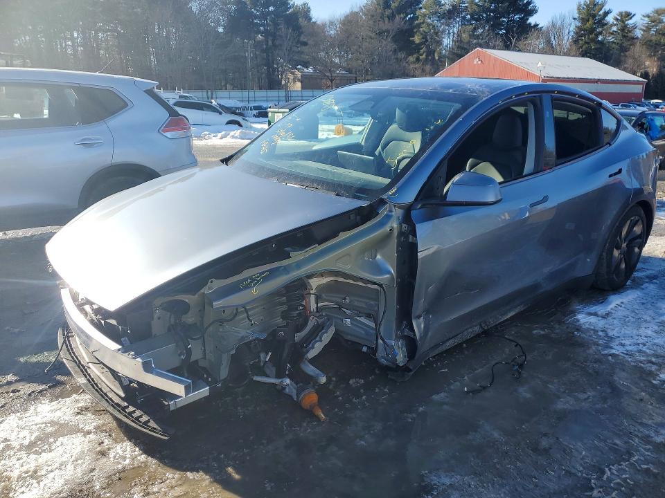 77591465 :رقم المزاد ، 7SAYGDEE4TA478678 vin ، 2026 Tesla Model Y مزاد بيع
