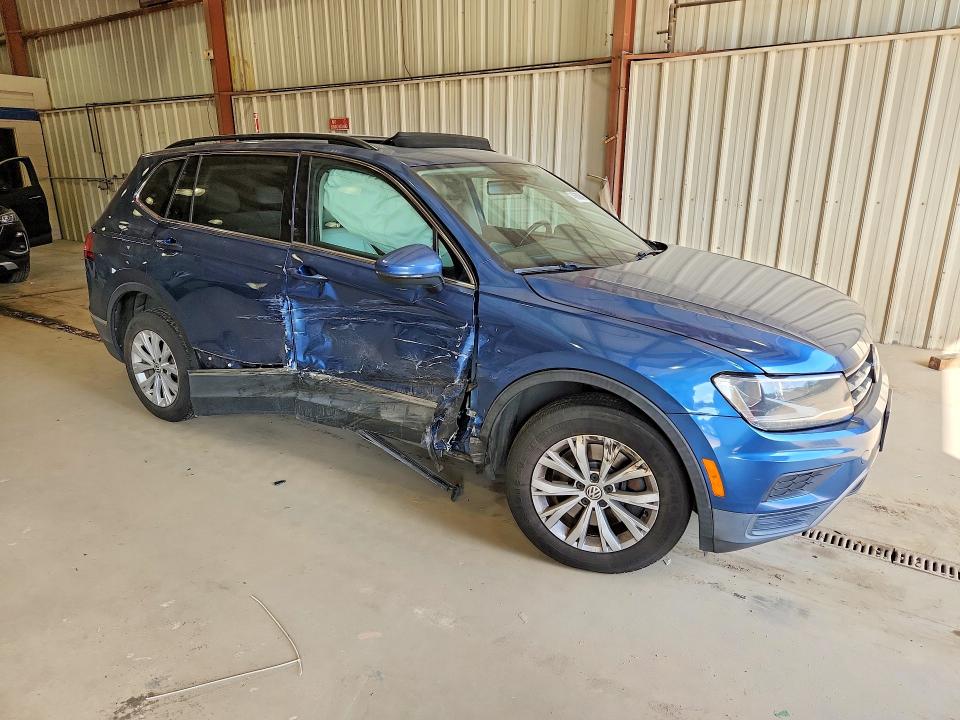 45800546 :رقم المزاد ، 3VV2B7AX5JM170085 vin ، 2018 Volkswagen Tiguan مزاد بيع