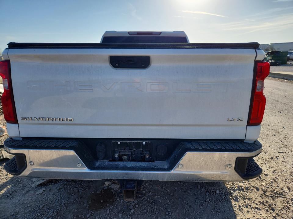 47613696 :رقم المزاد ، 1GC1YPEY6MF302707 vin ، 2021 Chevrolet Silverado مزاد بيع