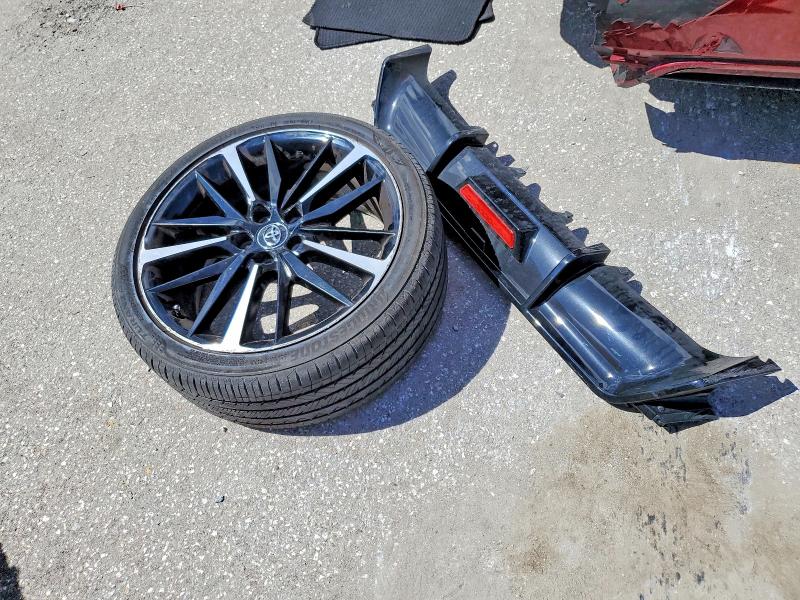78777025 :رقم المزاد ، 4T1B61HK9JU502319 vin ، 2018 Toyota Camry مزاد بيع