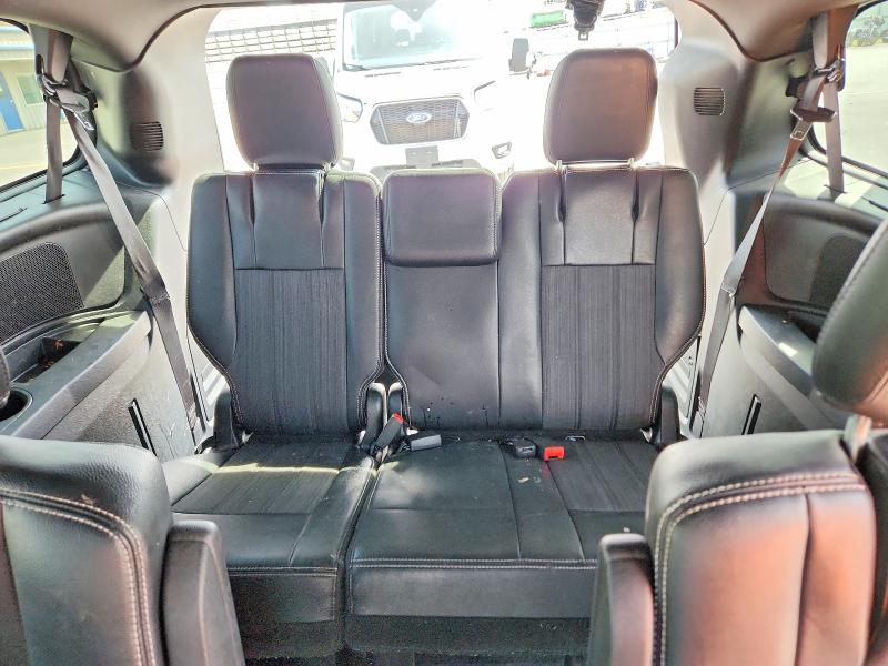 48264386 :رقم المزاد ، 2C4RC1HG0FR727689 vin ، 2015 Chrysler Town & Country مزاد بيع