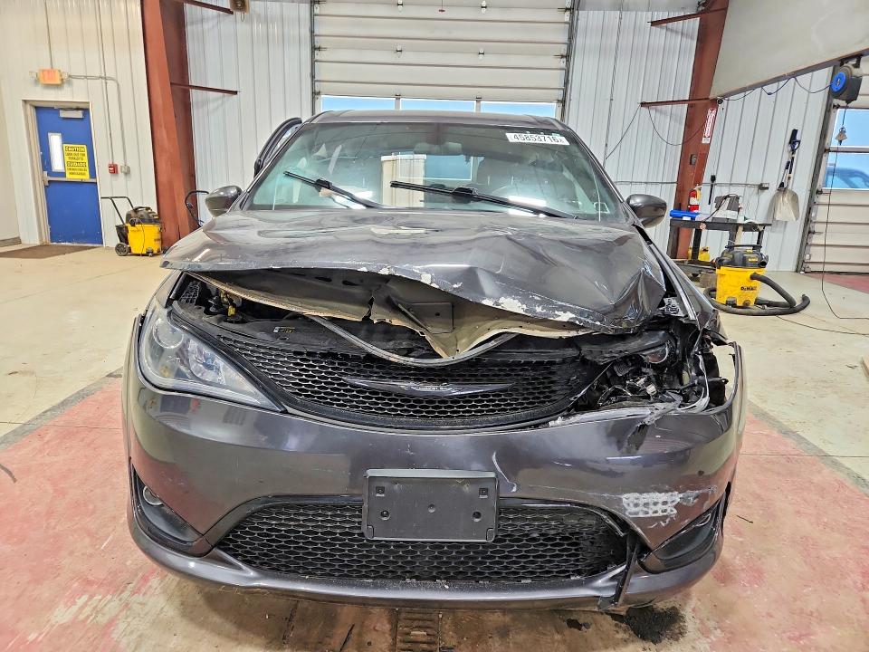 2018 Chrysler Pacifica მანქანა იყიდება აუქციონზე, vin: 2C4RC1FG5JR306160, აუქციონის ნომერი: 45853716