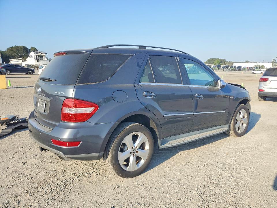 47032216 :رقم المزاد ، 4JGBB2FB6AA594687 vin ، 2010 Mercedes-benz Ml مزاد بيع