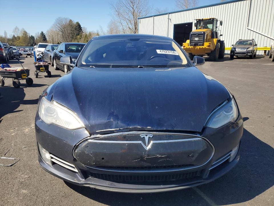 Продажа на аукционе авто 2014 Tesla Model S, vin: 5YJSA1S13EFP51202, номер лота: 47623156