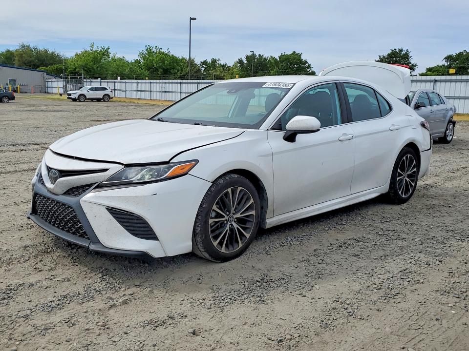 47604386 :رقم المزاد ، 4T1G11AK7LU310320 vin ، 2020 Toyota Camry مزاد بيع