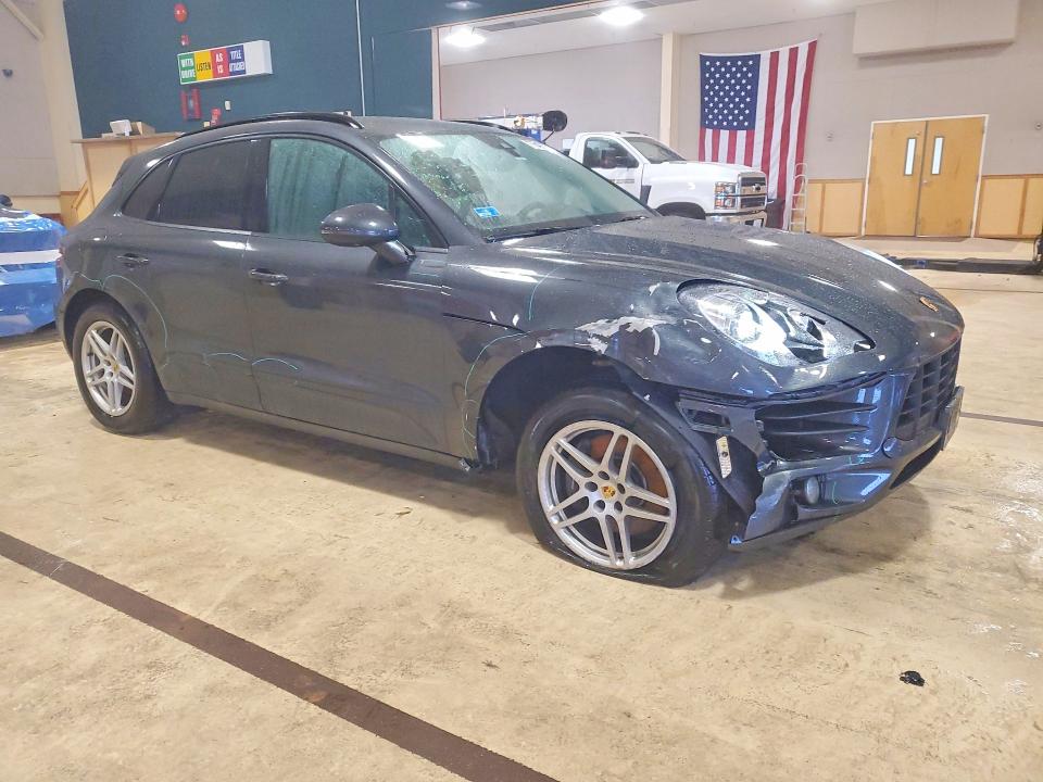 77649275 :رقم المزاد ، WP1AA2A54JLB16789 vin ، 2018 Porsche Macan مزاد بيع