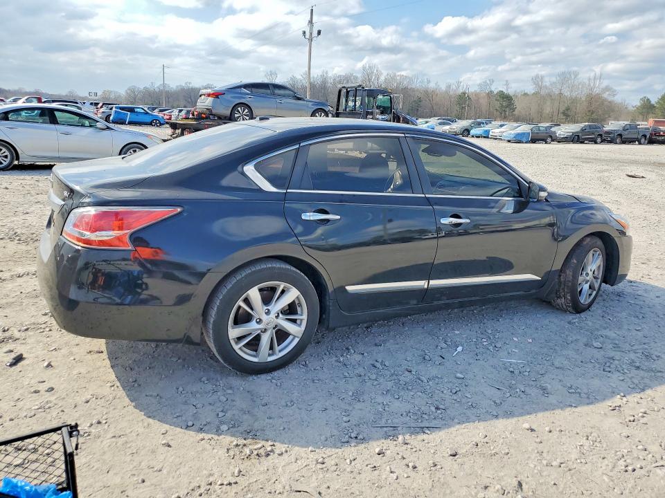 2015 Nissan Altima მანქანა იყიდება აუქციონზე, vin: 1N4AL3AP3FC210646, აუქციონის ნომერი: 79246335