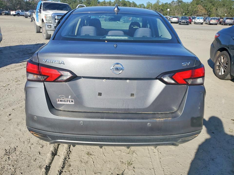 41581946 :رقم المزاد ، 3N1CN8EV5ML857072 vin ، 2021 Nissan Versa مزاد بيع