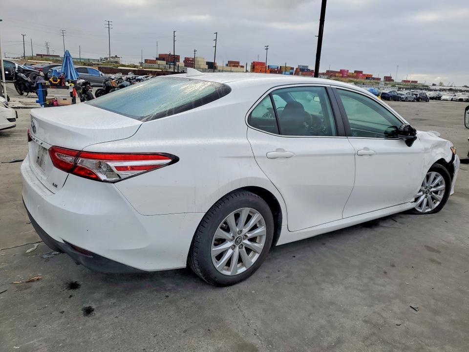 2019 Toyota Camry მანქანა იყიდება აუქციონზე, vin: 4T1B11HK3KU283910, აუქციონის ნომერი: 41702426