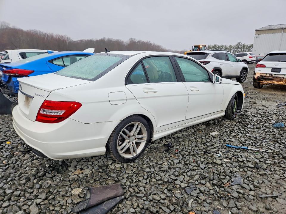 45975516 :رقم المزاد ، WDDGF8ABXEG170690 vin ، 2014 Merz 300-class مزاد بيع