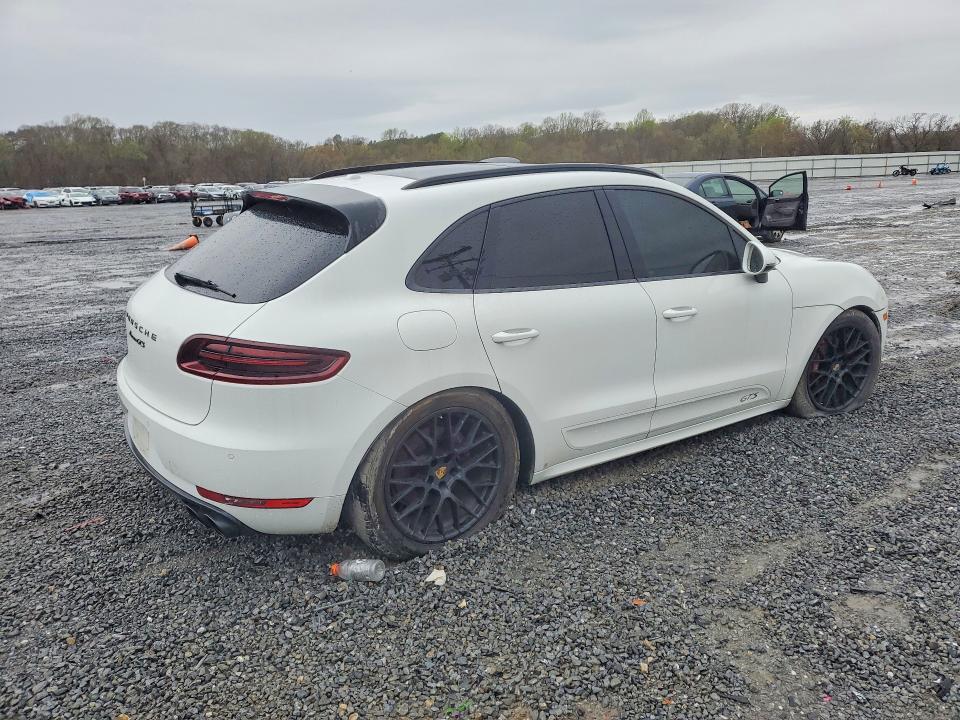 46446476 :رقم المزاد ، WP1AG2A57HLB51688 vin ، 2017 Porsche Macan مزاد بيع