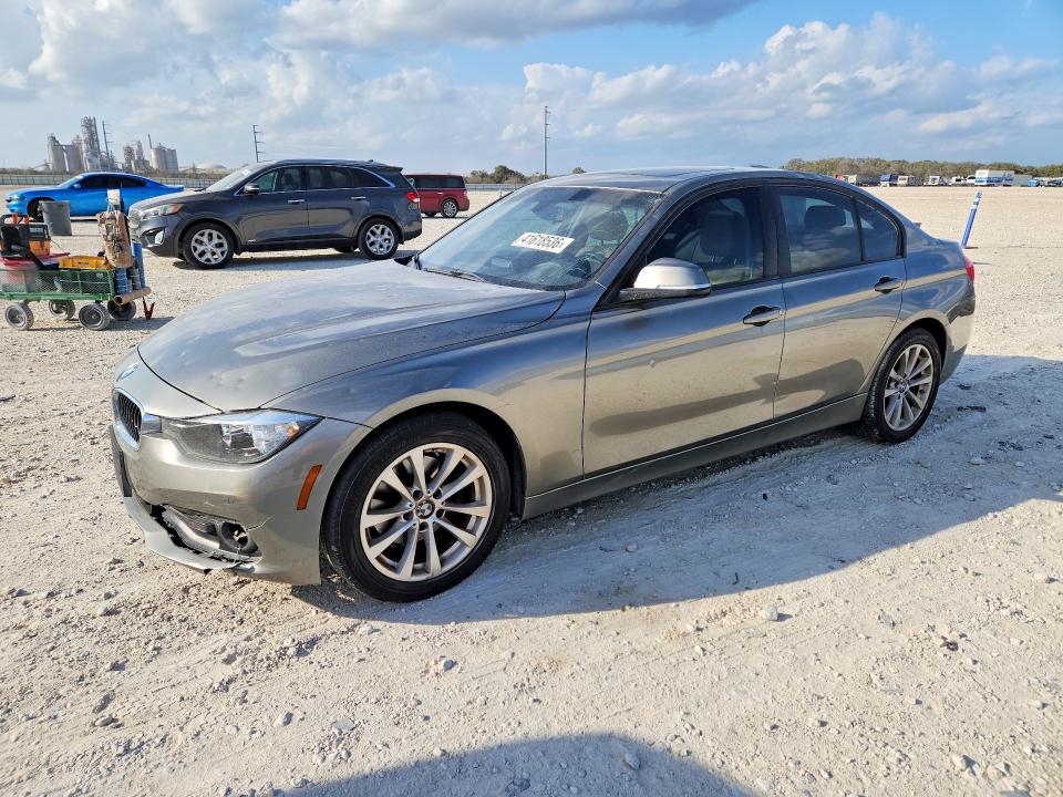 2017 Bmw 320 მანქანა იყიდება აუქციონზე, vin: WBA8E1G57HNU14917, აუქციონის ნომერი: 41618536