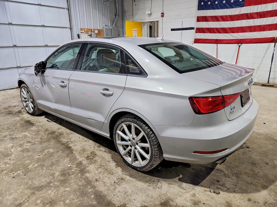 45481216 :رقم المزاد ، WAUBFGFF3F1070054 vin ، 2015 Audi A3 مزاد بيع