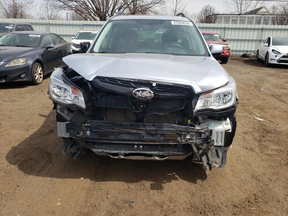 47869636 :رقم المزاد ، JF2SJGEC2JH435575 vin ، 2018 Subaru Forester مزاد بيع
