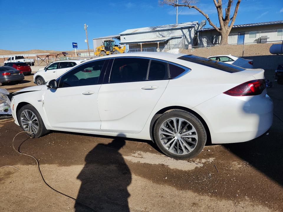 45527426 :رقم المزاد ، W04GN6SX2J1067556 vin ، 2018 Buick Regal مزاد بيع