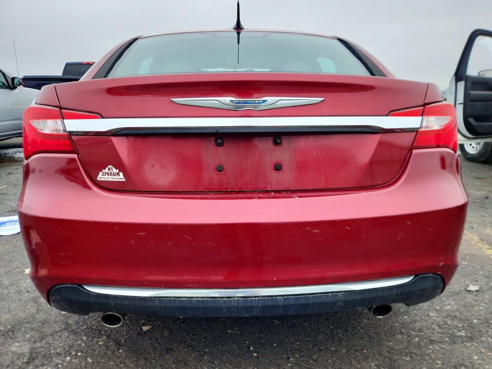 2011 Chrysler 200 მანქანა იყიდება აუქციონზე, vin: 1C3BC2FG4BN526898, აუქციონის ნომერი: 41679586