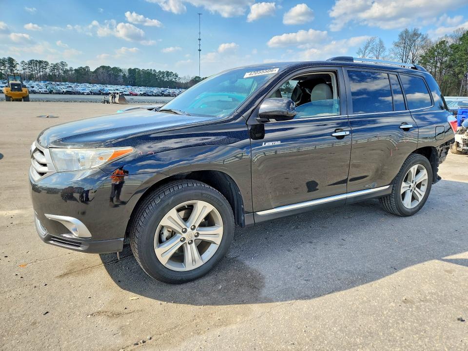 2013 Toyota Highlander მანქანა იყიდება აუქციონზე, vin: 5TDYK3EH8DS104963, აუქციონის ნომერი: 42055506