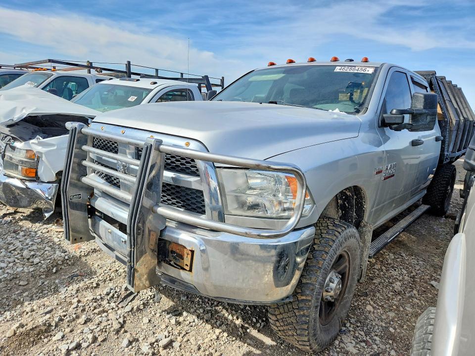 46286456 :رقم المزاد ، 3C6UR5HJ3FG510386 vin ، 2015 Ram 2500 مزاد بيع