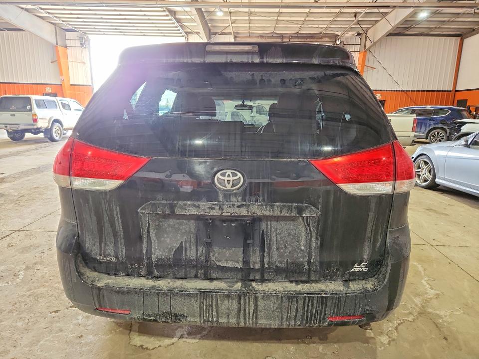 78902355 :رقم المزاد ، 5TDJK3DC0DS056365 vin ، 2013 Toyota Sienna مزاد بيع