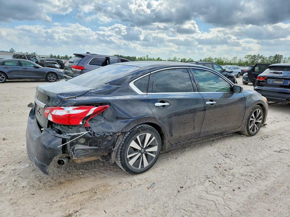 Продаж на аукціоні авто 2017 Nissan Altima, vin: 1N4AL3APXHN309956, номер лоту: 62972276