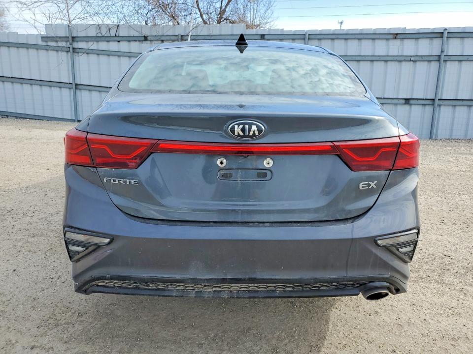 47586506 :رقم المزاد ، 3KPF54AD4ME355870 vin ، 2021 Kia Forte مزاد بيع