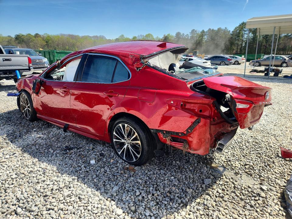 46309486 :رقم المزاد ، 4T1G11AK2LU383255 vin ، 2020 Toyota Camry مزاد بيع