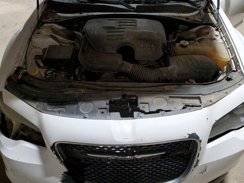 2015 Chrysler 300 მანქანა იყიდება აუქციონზე, vin: 2C3CCAGG6FH868378, აუქციონის ნომერი: 41965936