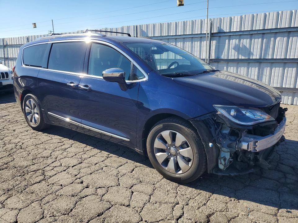 Продаж на аукціоні авто 2018 Chrysler Pacifica, vin: 2C4RC1N72JR236599, номер лоту: 46649426