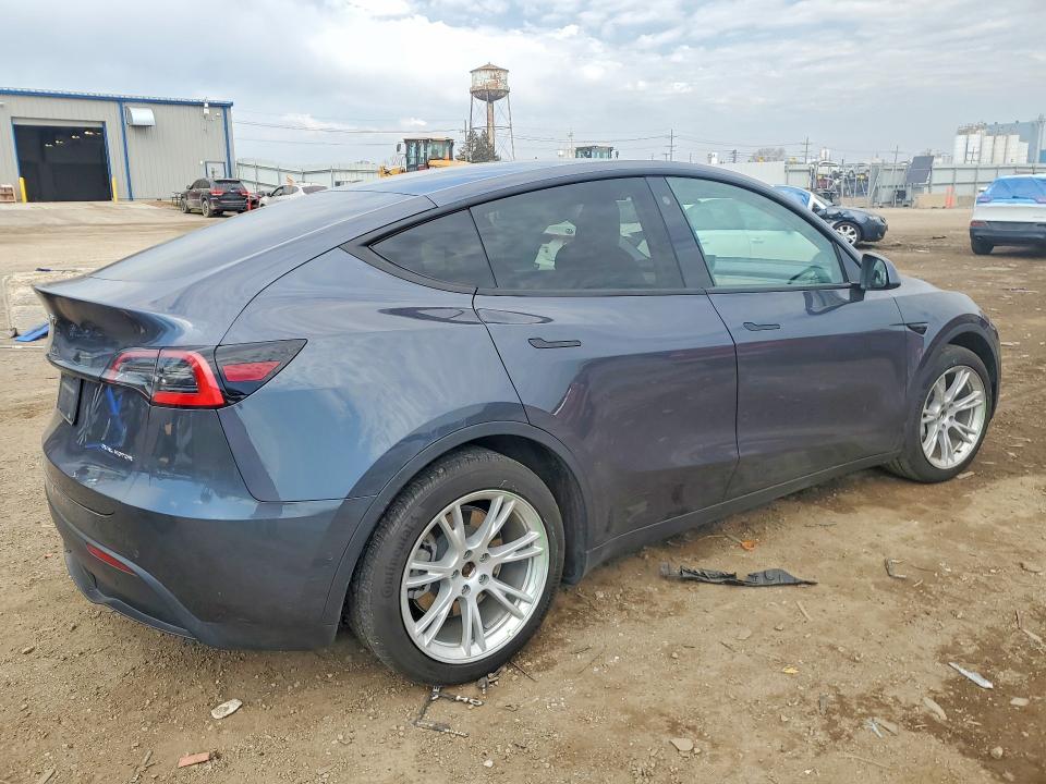 47781906 :رقم المزاد ، 5YJYGDEE2MF067068 vin ، 2021 Tesla Model Y مزاد بيع