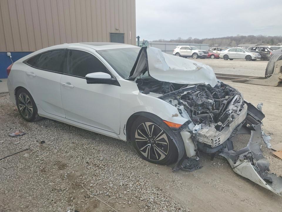 46500926 :رقم المزاد ، JHMFC1F30JX022337 vin ، 2018 Honda Civic مزاد بيع