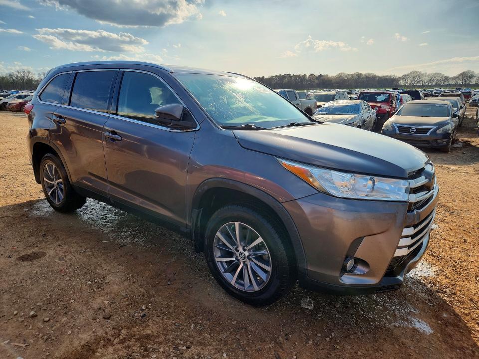 41790586 :رقم المزاد ، 5TDJZRFH0KS717221 vin ، 2019 Toyota Highlander مزاد بيع