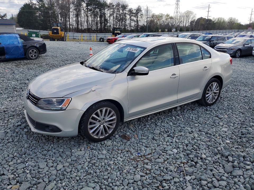 47879386 :رقم المزاد ، 3VWLX7AJ1BM338545 vin ، 2011 Volkswagen Jetta مزاد بيع