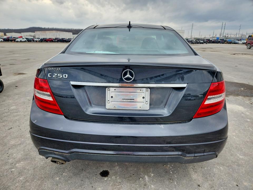Продажа на аукционе авто 2015 Mercedes-benz C, vin: WDDGJ4HB3FG363374, номер лота: 41819306