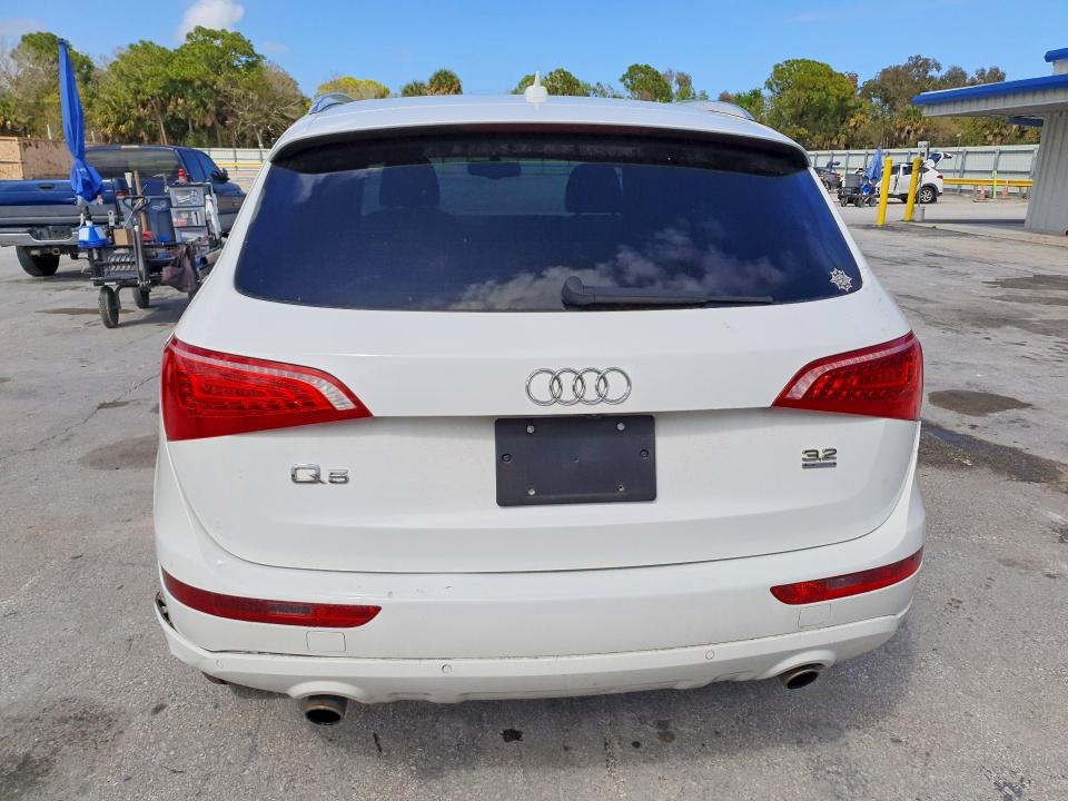 2010 Audi Q5 მანქანა იყიდება აუქციონზე, vin: WA1VKAFP6AA106212, აუქციონის ნომერი: 79653835
