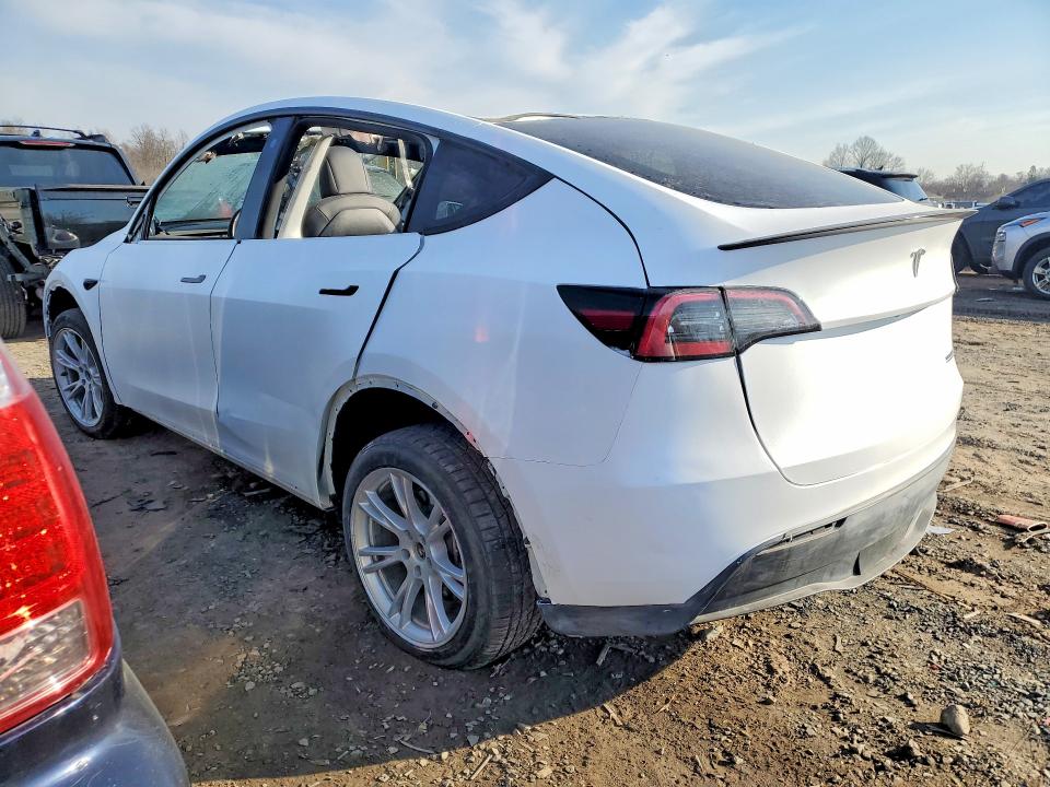 46494596 :رقم المزاد ، 7SAYGDEE9PA109305 vin ، 2023 Tesla Model Y مزاد بيع