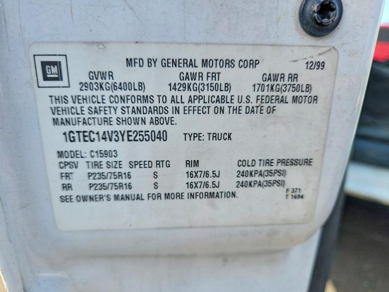 46730396 :رقم المزاد ، 1GTEC14V3YE255040 vin ، 2000 Gmc New Sierra مزاد بيع